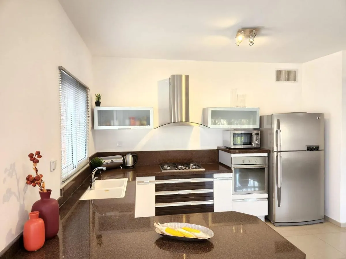 Fisharent 2 Bedrooms Luxury Apartment contacts